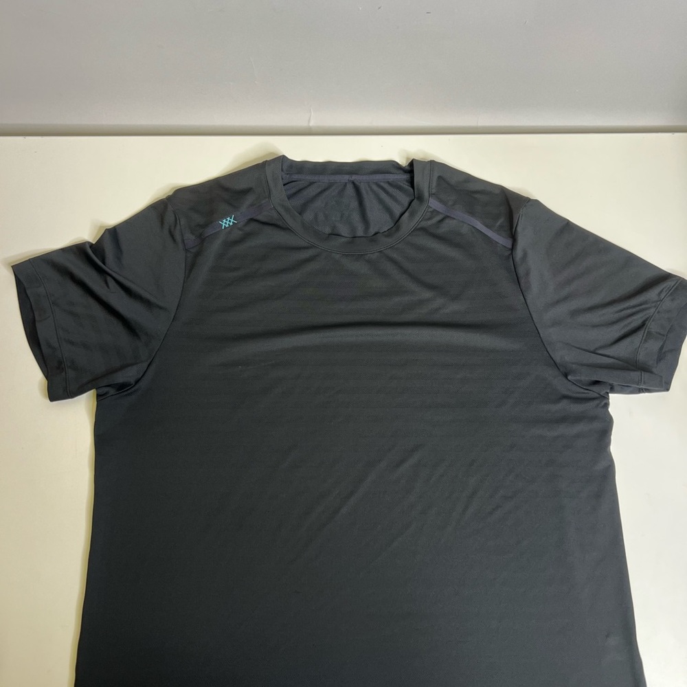 Pair of Men’s Rhone Reign Performance T-Shirt Black and Navy Blue - Size XL - Picture 2 of 15
